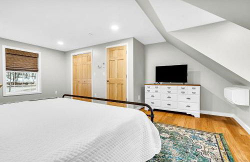 Thomas Trail - Game Room, Fire Pit, 1 min to Ski Mountain & Shared Beach! - Foto 44