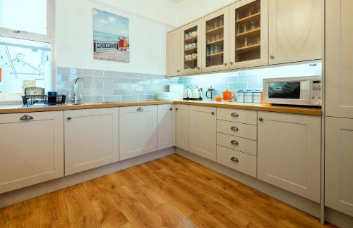 Glan y Mor, Sleeps 20, 8 Bedrooms, 8 Bathrooms, Seafront, Criccieth - Foto 53