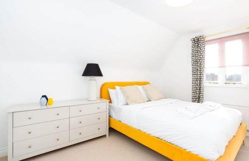 5 Bed Family Home- Free Parking - Foto 42