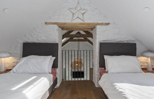 Cartws at Pentrecelyn - styilish barn conversion with large kitchen and outdoor space - Foto 12