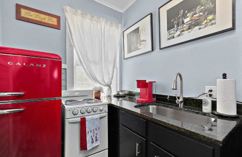 Casa Bella- Chic, Retro Apt- Steps to Historic District! - Foto 8