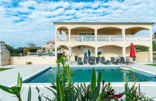 Apartment Holiday House Diana - Foto 1