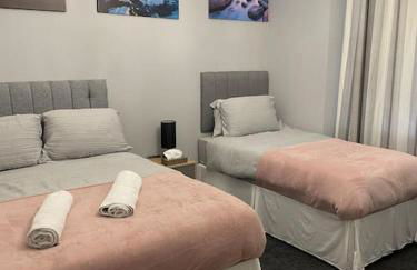 Spacious one bedroom flat, entire property. - Photo 17