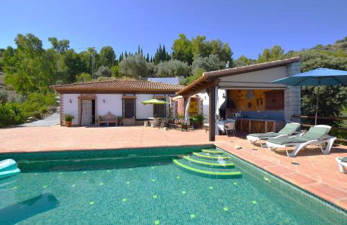 Idyllic Andalusian villa with private pool & stunning views - Foto 1