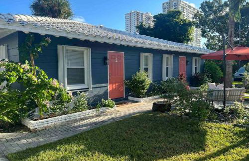 New & Blue - 2 blocks to the beach - Photo 1