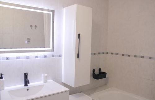 TheSkyFall , cosy appartement, terrasse & parking - Foto 11