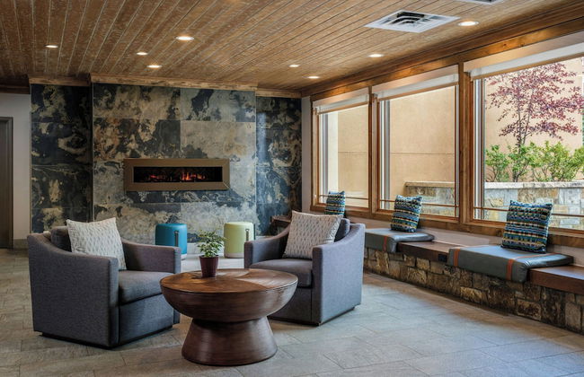 Marriott's Mountain Valley Lodge at Breckenridge - Photo 2