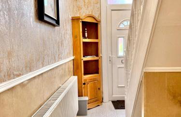 Full Home with Free Parking in Moss Bank, Crumpsall, Manchester - Foto 4