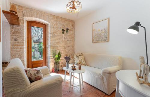 Charming Villa with Private Garden & BBQ - Foto 1