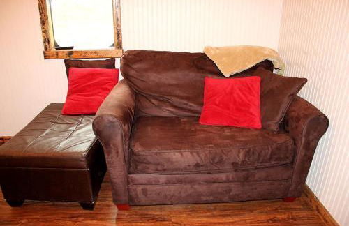 Glamping Caboose Rental Perfect for Families near Clyde, North Carolina - Foto 4