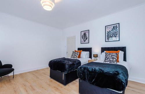 Presented by LTJ PrimeKey Properties - NEW! 7 Bed plus Sofa Bed - Perfect for Contractors - Foto 30