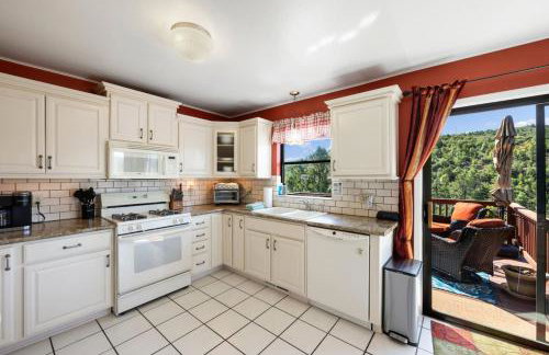 Pine Nest Retreat Saloon and Scenic Views - Foto 10