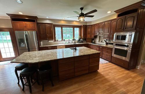 Large Home with Pool & 7 bedrooms; sleeps 21 - Foto 18