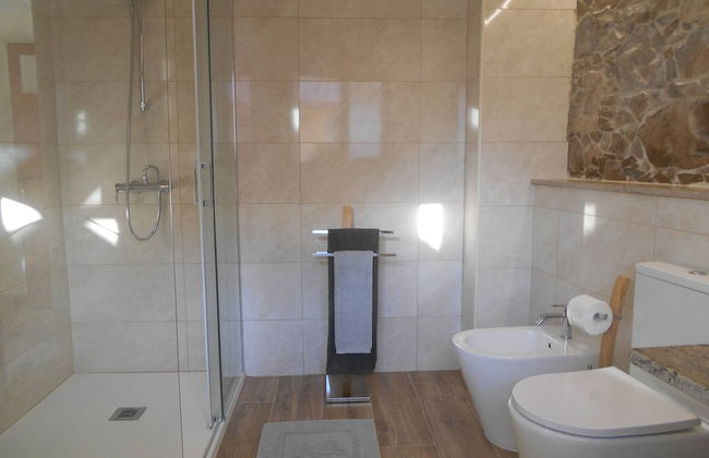 Cottage With 2 Bedrooms With Both En-suite Bathrooms in a Seaside Village - Photo 2