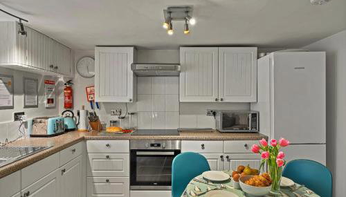 Finest Retreats - Porthole Cottage - Foto 2, stove, pet friendly, toaster, minibar
