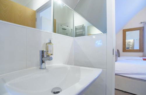 Trewhiddle Retreat V7 by Together Travel - Luxury 3-Bedroom Villa - Foto 35