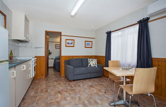 Lake Hamilton Motor Village & Caravan Park - Photo 8