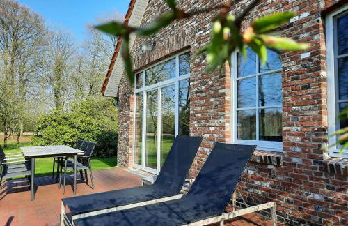 Forestry Chic Flat With Lake And Forest View - Photo 31