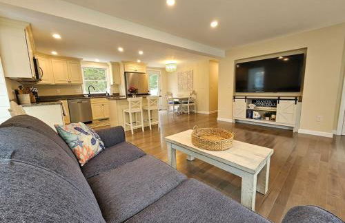 Stay a While in Niantic, Comfort by the Coast - Foto 1