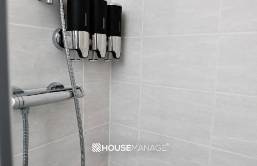 Modern Beautiful 5 bed -Sleeps 13 - Free Parking - Foto 19