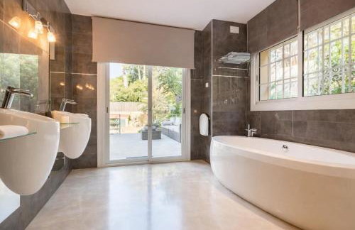 New! Stunning Villa with Pool & Sea Views - Photo 47