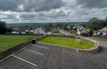 Staycation 3-bedroom home with panoramic views free off road parking - Foto 42