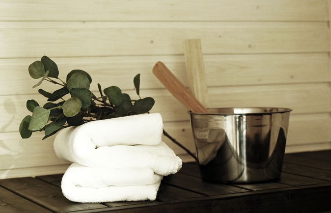 Modern 1BR Apt with Sauna, Balcony & Free Parking - Foto 15