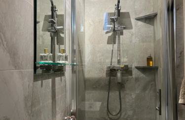 Newly Renovated 1-Bed Apartment with Private Patio - Foto 21