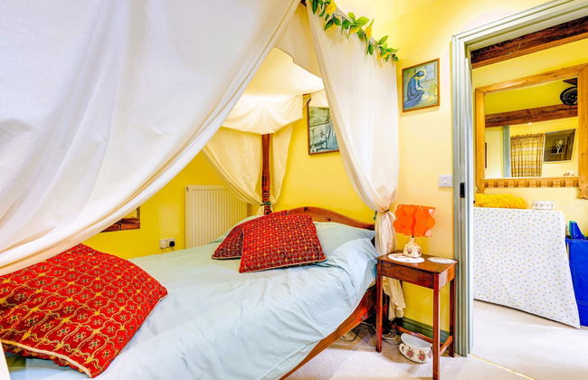 Family Country Cottage With a Private Valley View - Foto 3