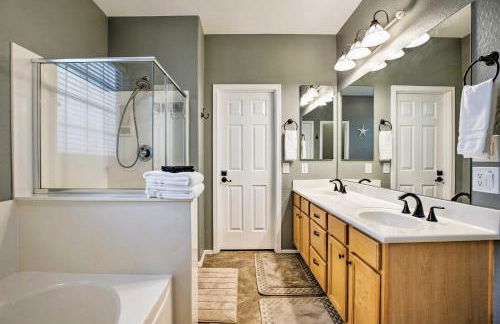 Family Home with Pool, BBQ and Fire Pit in Goodyear - Foto 12