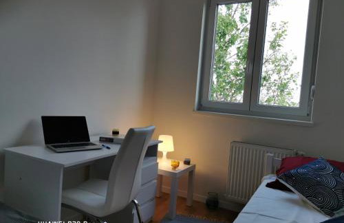 CITY CENTER PEARL #new#free reserved parking in garage elevator direct access#business and pleasure#city view&balcony&sunny&cafes&markets&tram#city center#working room#2 toliets#2 bedrooms - Photo 18