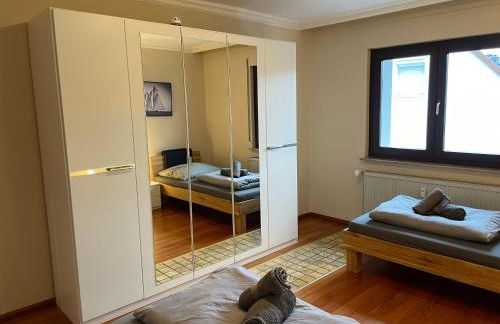 Parkplätze, Einzelbetten, 2 TVs, Balkon, Terrasse, fast Wi-Fi bis zu 1000 Mbit, Homeoffice - Foto 42