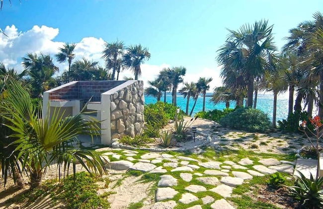 Seven Palms Serenity: Beachfront Oasis - Foto 11