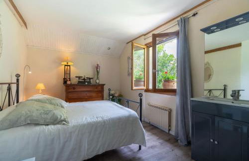 Majestic Holiday Home in Laroque With hot tub - Foto 32