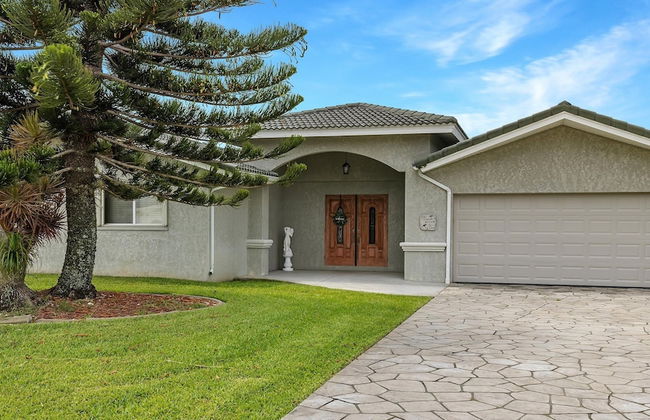 Luxury Waterfront Home With Pool 3 Bedroom Home by RedAwning - Foto 29