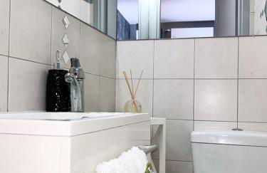 Diamond City Lux Apartment - Photo 60