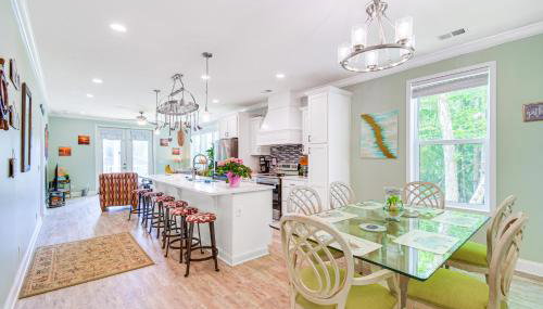 Waterfront Wolf Bay Home with Private Boathouse! - Foto 3