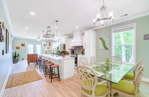 Waterfront Wolf Bay Home with Private Boathouse! - Foto 3