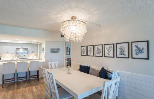 Luxury, Direct Oceanfront Unit and Balcony, Northeast Corner, Heated Pool, Garage Parking - Photo 5