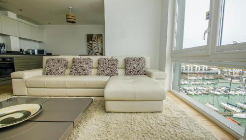 Orion Marina Sea View - Parking - by Brighton Holiday Lets - Foto 4