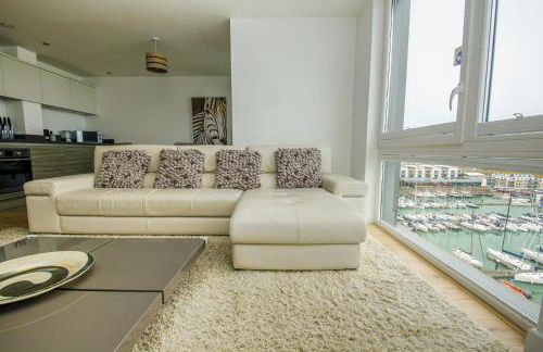 Orion Marina Sea View - Parking - by Brighton Holiday Lets - Foto 4