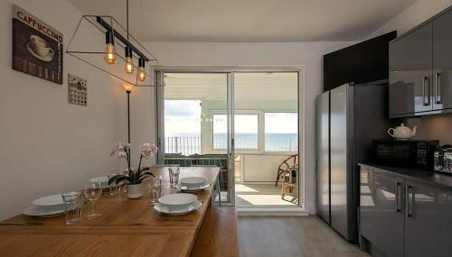 Stunning Beachfront Apt w Balcony & Sea Views - Foto 4