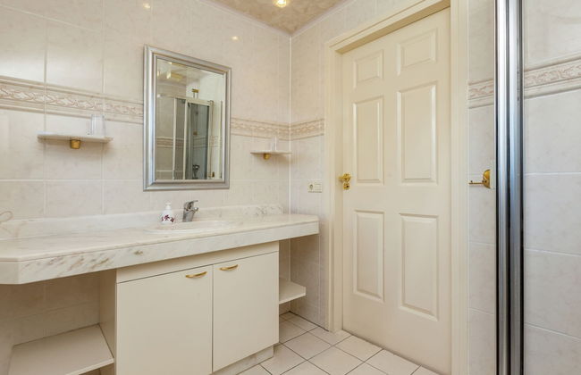 Quaint Apartment in Oostkapelle Zealand With Terrace - Photo 39