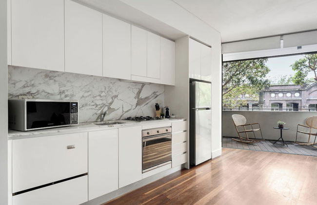 Crown Street Apartments by Urban Rest - Photo 13