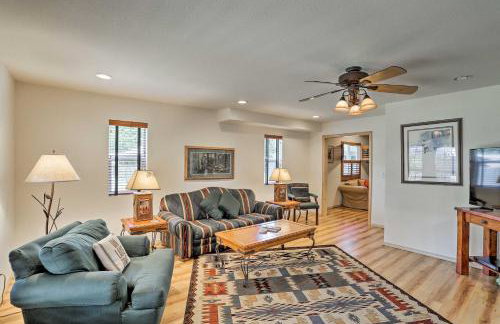 Cabin with Backyard Space - half Mi to Trinity Lake! - Foto 11