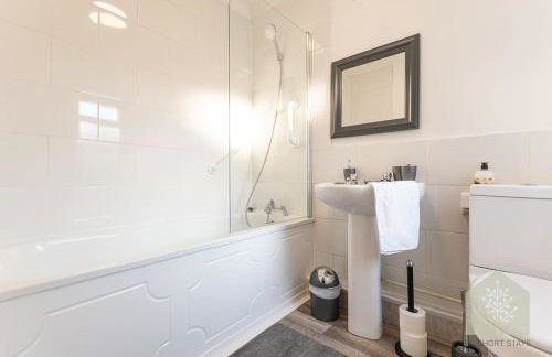 Holt House - Photo 17