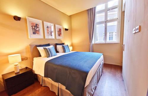 Gary01 Exclusive Top Floor 2BD by the Timeout Market - Photo 11