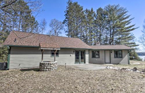 Lakefront Escape with Fishing Pier and Snowmobiling! - Foto 45