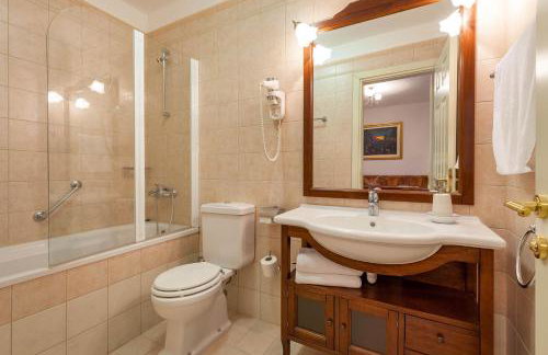 Your Family Oasis by the Sea Villa Mir Vami, heated pool - Photo 23