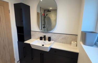 Luxury House, Great Location in Redditch - Contractors - Families - Groups - Relocators - Sleeps 9 - Foto 29